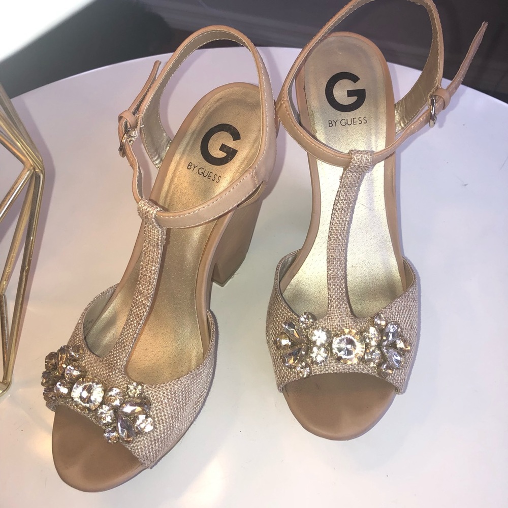 Guess Chunky Wooden Heeled Sandal size 9